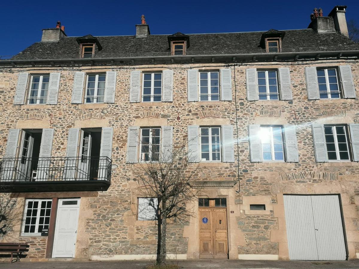 Gite Les Pieds Dans L'Olt - Ultreia Estaing  Luaran gambar